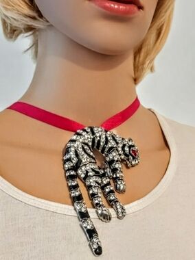 Vintage Leopard necklace costume Art Deco enamel & Rhinestone Ruby